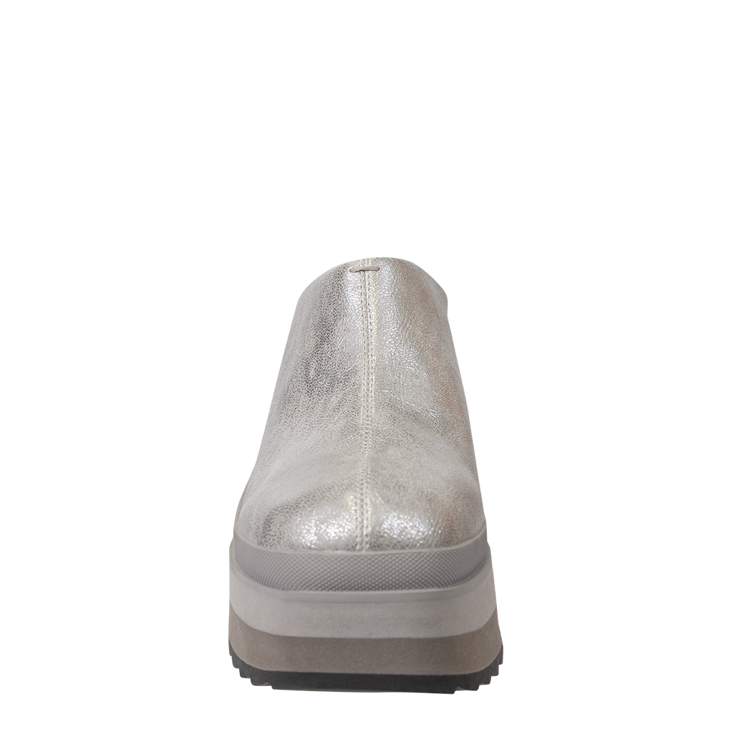 COACH in SILVER Platform Clogs