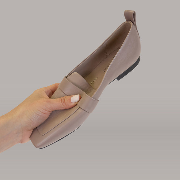 MAISON in ECRU Loafers