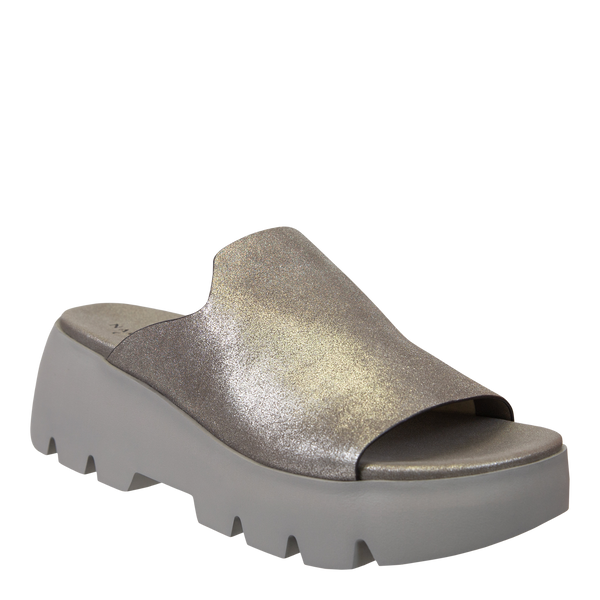 DRIFT in SILVER Platform Sandals