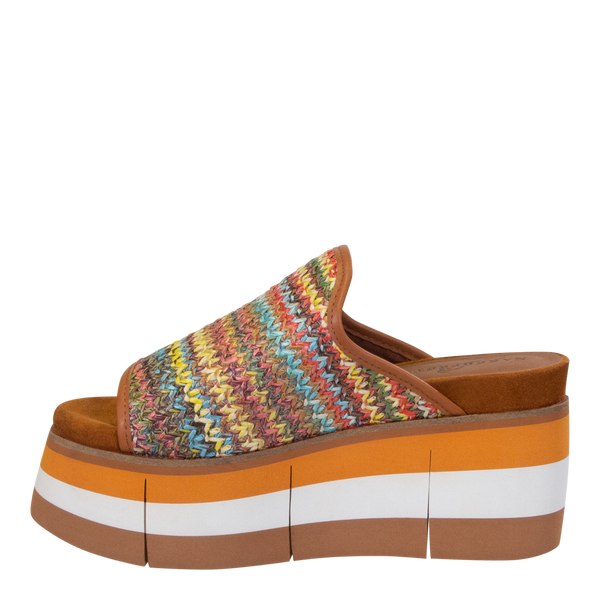 FLOCCI in TAN Platform Sandals