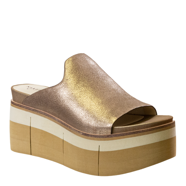 FLOW in GOLD Platform Sandals