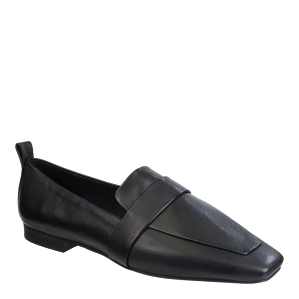 MAISON in BLACK Loafers